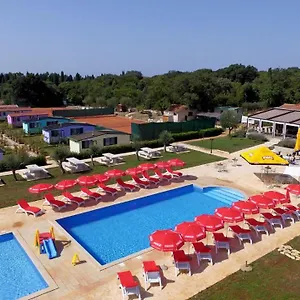 https://flores-mobile-homes.in-istria.net